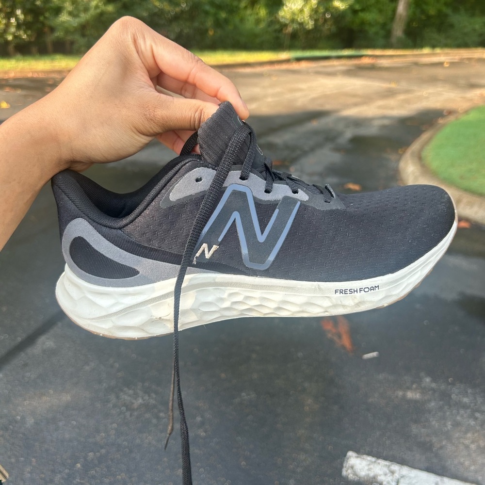 New Balance Men's Black and Gray Athletic Shoes
